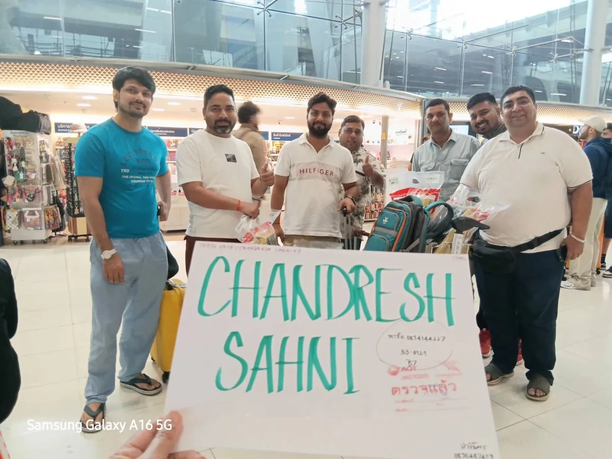 Group airport pickup with luggage